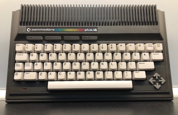 Commodore Plus/4 Draufsicht